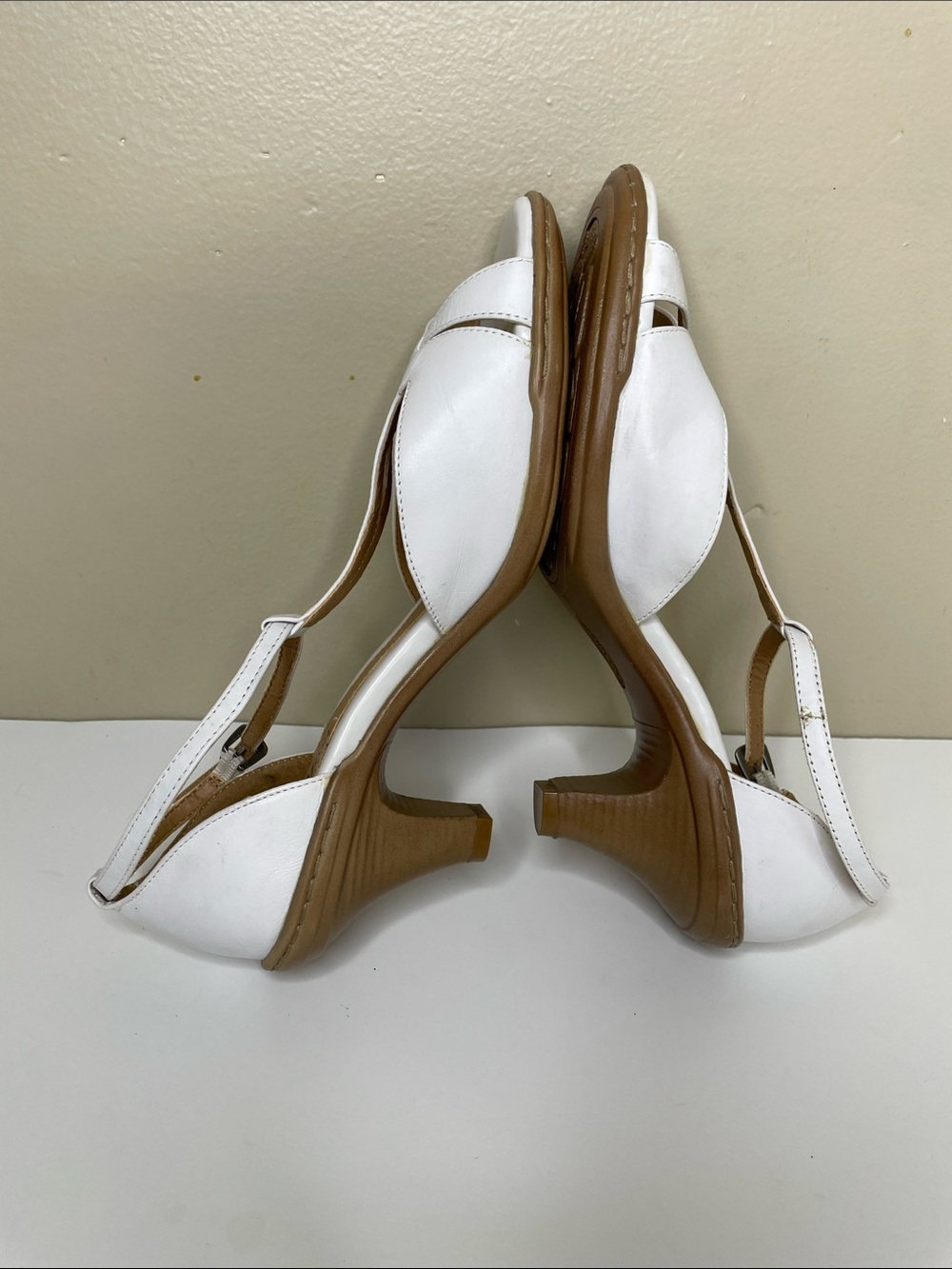 I LOVE COMFORT White Leather T-Strap Cushioned Insole Kitten Heel Sandals 7.5M - Picture 7 of 13